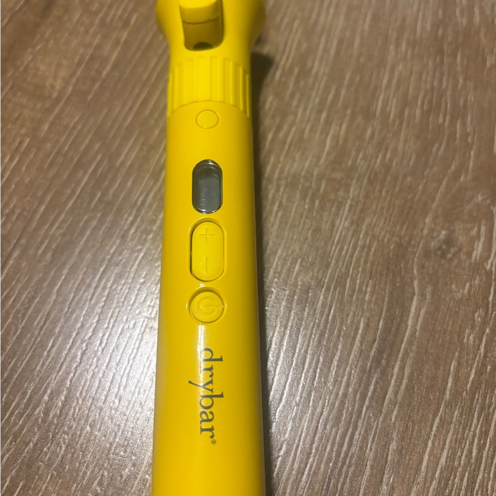 Drybar Vibrant 3-day Bender styling wand